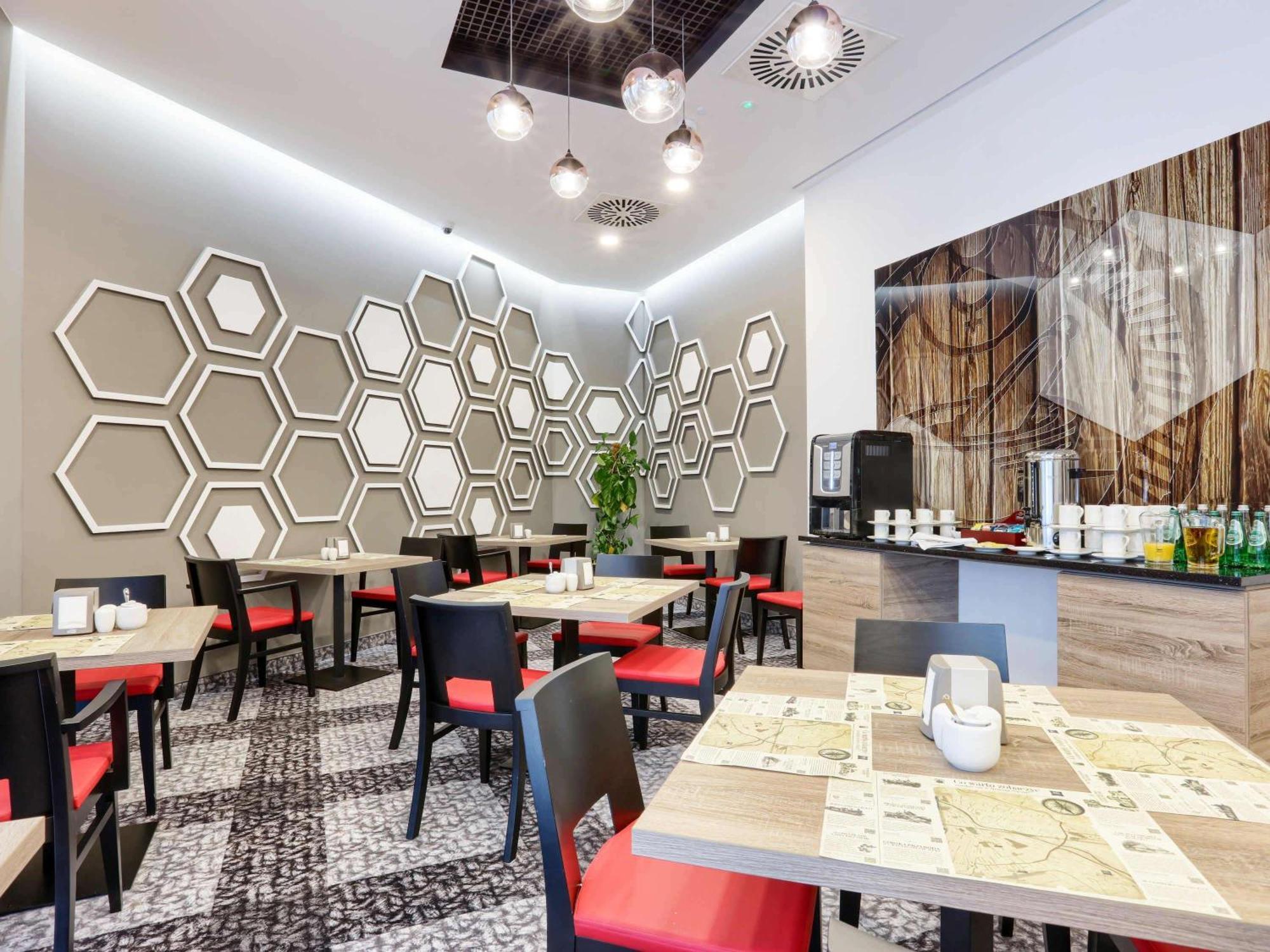 Ibis Styles Nowy Sacz Hotell Exteriör bild