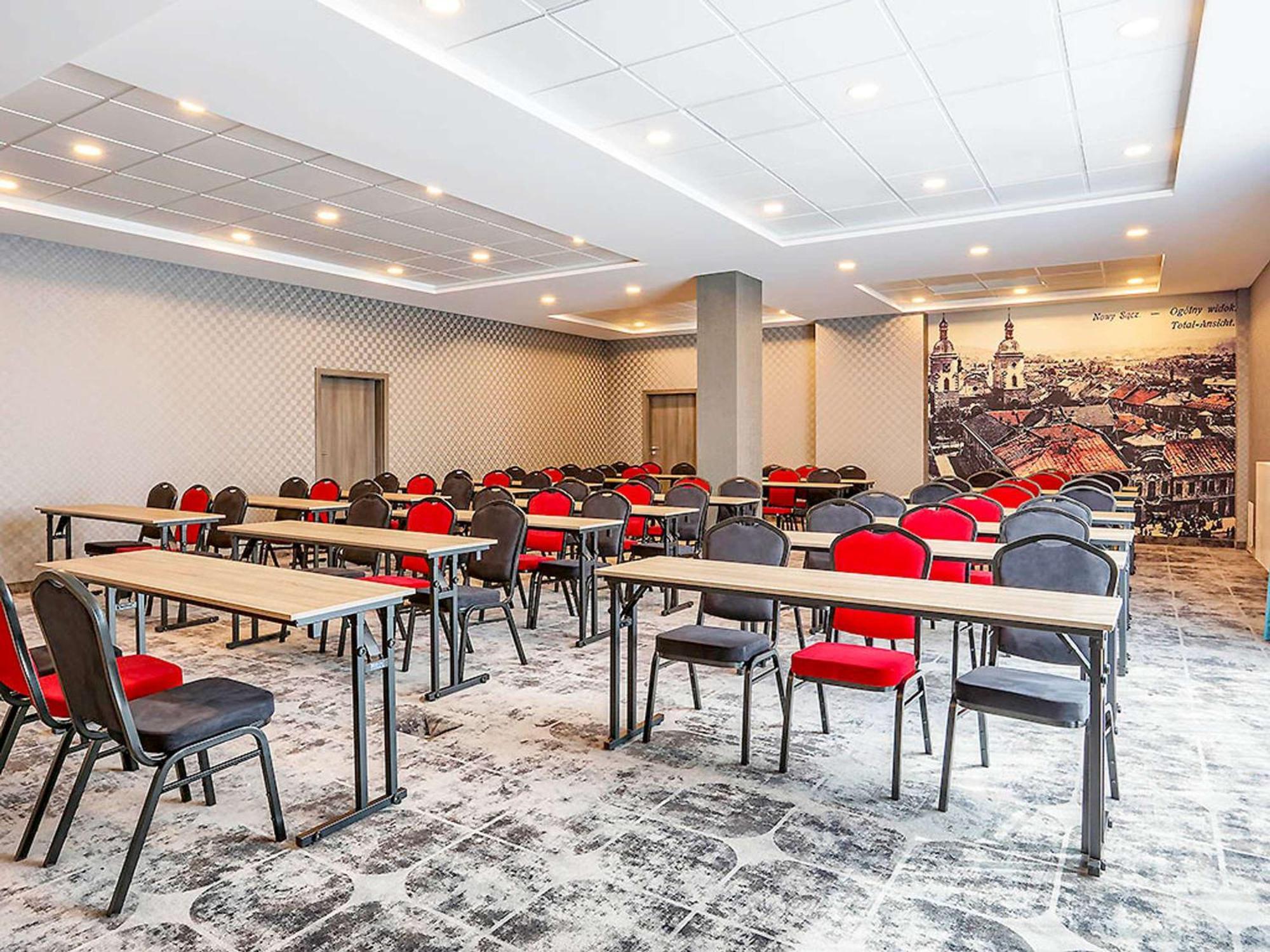 Ibis Styles Nowy Sacz Hotell Exteriör bild