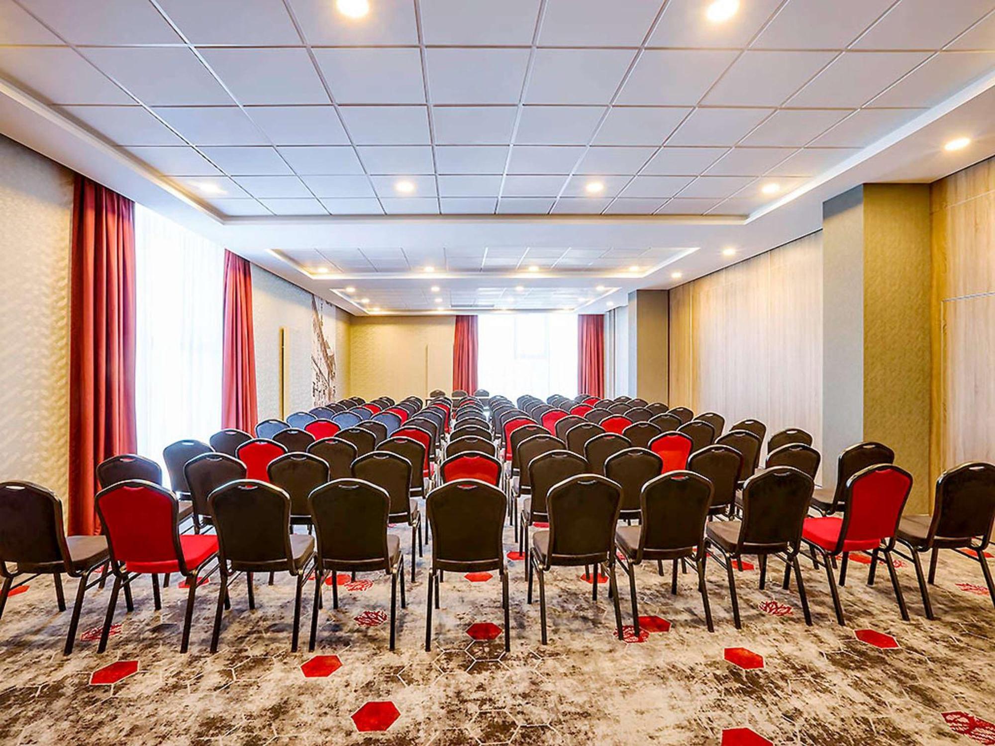 Ibis Styles Nowy Sacz Hotell Exteriör bild